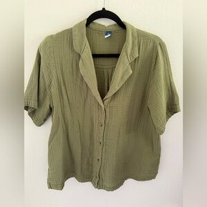 Old Navy Olive Green Short Sleeve Button-Front Shirt